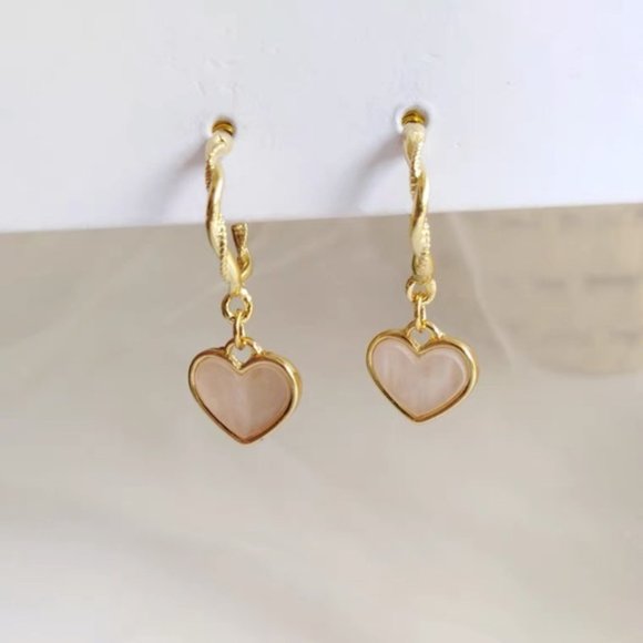 💙💕💕Last one Light Pink Heart Twist Hoop Earring - Picture 8 of 16